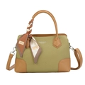 Sac fourre-tout tissé vert avec garniture en cuir marron et foulard en soie décoratif - Vert