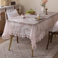 Tovaglia in pizzo rosa stile francese con motivi floreali e bordi con balze eleganti - 140*100cm / Rosa Floreale