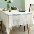 Nappe en dentelle beige avec motifs géométriques ajourés et bordure à franges fine - 140x220 / Beige