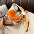 Eleganter Seidenschal mit orangefarbenem Blumenmuster und braunem Karomuster - 70*70cm / Orange