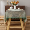Mantel de encaje floral verde claro con bordes de borlas verde oscuro estilo francés - 130x260cm / Punto de Nieve Verde Claro