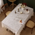 Tovaglia vintage crema con motivi floreali bianchi e doppi bordi con volant pizzo - Crema Floreale Acquatico