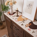Waterdichte tafelloper met landelijke boerderij-kippenprint op een houten kast - Kuiken (Beige)