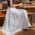 Gonna lunga in pizzo bianco con ricami a farfalla 3D e dettagli con bordo a onde - Stile Ricamo Floreale Farfalla 3D (Modello 2)