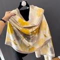 Sciarpa in cotone e lino con margherite gialle e motivi grigi su fondo beige chiaro - Beige