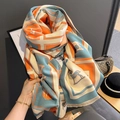 Écharpe rétro en cachemire à motif calèche et glands en orange et bleu - Grande Taille / Bleu Orange