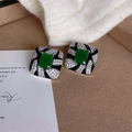 Elegante oorbellen met groene zirkonia en zwart emaille zebrapatroon in retro-stijl - Groen Vierkant - Zebra Patroon
