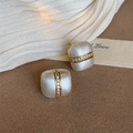 Luxe geometrische vierkante oorknopjes met geborsteld zilveren finish en gouden band - Geborsteld Tweekleurig Vierkant (E2911)