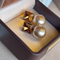 Eleganti orecchini a perno con cristallo champagne e perla in una scatola regalo di seta oro - Quadrato Champagne con Perla Champagne (E2924咖色方糖--香槟珠)