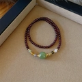 Elegantes, weinrotes Granat-Doppelarmband mit bunten Kristallperlen und Jade-Anhänger - Doppelring Granat - Hetian Jade Transfer Perle Stil (C463)