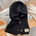 Cagoule noire en maille gaufrée pour femme avec boutons et texture hivernale chaude - Noir
