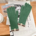 Waldgrüne Strickhandschuhe mit freiem Daumen und gestreiften Rippenbündchen - Grün