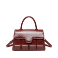 Borsa a mano rosso scuro alla moda con trama a scacchi lucida e tracolla regolabile - Rosso