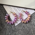 Aros dorados elegantes con cuentas degradadas en violeta y champán estilo boho - Degradado Amarillo Púrpura (E2953)