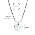 Detailansicht des Herz-Kleeblatt-Anhängers mit Maßen und Gewicht auf Schlangenkette - Silber