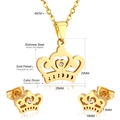 Detail of gold-plated stainless steel crown jewelry set with cubic zirconia stones - Gold Hollow Heart Crown Style (SE122502G)