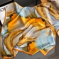 Sciarpa di seta quadrata con motivo astratto a inchiostro arancio e blu e bordo arancione - 65*65cm / Bordo Arancione
