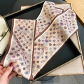 Bedruckter Twilly-Seidenschal in Champagner für Handtaschen und Haarstyling-Dekor - Braun