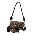 Borsa a sella trendy leopardata con dettagli dorati e doppie tracolle nere regolabili - Nero