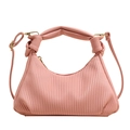 Petit sac à main carré rose plissé élégant avec poignée supérieure et boucles dorées - Rose