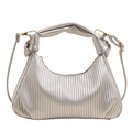 Silberne Falten-Handtasche mit Knotengriff und abnehmbarem Schultergurt aus Metall - Silber
