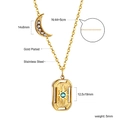 Dettaglio di ciondoli a luna e sole in acciaio placcato oro 18K con pietra blu - Stile Oro (NE2A770MG)