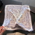 Elegante foulard in seta con stampa a farfalla lavanda, sciarpa quadrata leggera da donna - 53*53cm / Viola