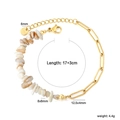 Dettaglio del bracciale in acciaio inossidabile dorato con conchiglie naturali e chiusura - Giallo Chiaro (BR29040MG)