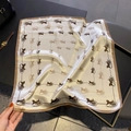 Square silk scarf with brown horse carriage print on a beige background with satin finish - 53*53cm / Off-White (ZS-638)