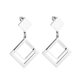 Dettaglio di orecchini geometrici a quadrato con finitura argento lucido brillante - Quadrato Cavo Doppio Argento (EA526301S)