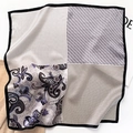 Quadratisches Seidentuch mit grauem Paisleymuster und lila geometrischem Design - Beige-Schwarz / 53x53cm