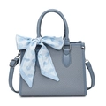 Bolso tote azul de cuero PU con pañuelo de corazones y textura tejida en variante - Azul