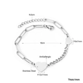 Detailansicht der asymmetrischen Herzarmband-Kette aus Edelstahl mit verschiedenen Gliedern - Silber