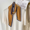 Sciarpa di seta a pieghe gialla e blu con motivo a quadri per un look elegante - Taglia unica / Giallo