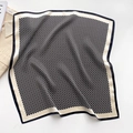 Foulard quadrato in seta con motivi geometrici neri e beige in stile vintage - 53*53cm / Nero