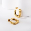 Schicke vergoldete Edelstahl-Creolen im Croissant-Stil in rechteckiger Form für Damen - Gold Gerippter Rechteckiger Stil (EA315301G)