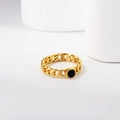 Vintage gold-plated Cuban chain ring with a circular black onyx element for women - US 7 / Black Zirconia