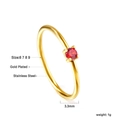 Detail eines 18K vergoldeten Edelstahlrings mit 3,3mm rotem Zirkonia Edelstein - US 7 / Roter Zirkonia-Stil (RI1311E6-9G)