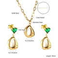 Parure de bijoux en acier inoxydable doré avec gemmes cœur vertes et breloques ovales - Style Asymétrique Coeur Vert Doré (SE25580JG)