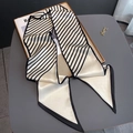 Elegante sciarpa twilly a righe bianche e nere con bordo avorio e finitura fine - Beige-Nero