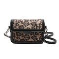Borsa a tracolla chic con stampa leopardata, finiture in pelle nera e spallina - Leopardo Cachi