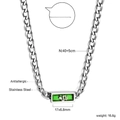 Dettaglio della collana a maglie d'argento con pendente smeraldo verde e motivo a serpente - Stile Serpente d'Argento con Gemma Verde Rettangolare (NE2B420JS)