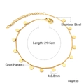 Detail eines 18K vergoldeten Edelstahl-Fußkettchens mit Herzanhängern und Verlängerung - Herz-Anhänger-Stil (AN116601G)