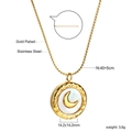 Détail du pendentif croissant en acier inoxydable doré avec des accents de perles - Collier Anneau Croissant de Lune Ajouré (NE2C470AG)