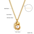Dettaglio del ciondolo dorato con perla, catena in acciaio inossidabile e dimensioni - Stile Perla Irregolare Oro (NE2B520AG)