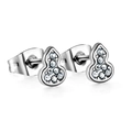 Boucles d'oreilles clous calebasse argentées avec oxydes de zirconium sur fond blanc - Style Calebasse Argenté (EA138402S)