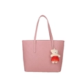 Borsa tote rosa con texture di lettere in rilievo e un ciondolo a forma di orsetto - Rosa