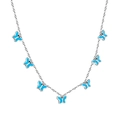 Collier en acier inoxydable argenté avec sept pendentifs papillon bleu ciel alignés - Style de Papillon Mauvais Œil Bleu Argenté (NE2C180KS)