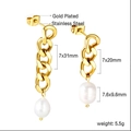 Asymmetrische 18K vergoldete Edelstahl-Kettenohrringe mit weißen ovalen Perlen - Asymmetrische Kette Perle Stil (EA59160AG)