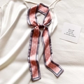 Sciarpa sottile in seta rosa a pois annodata a fiocco su abito in raso bianco - 5.5*118cm / Rosa